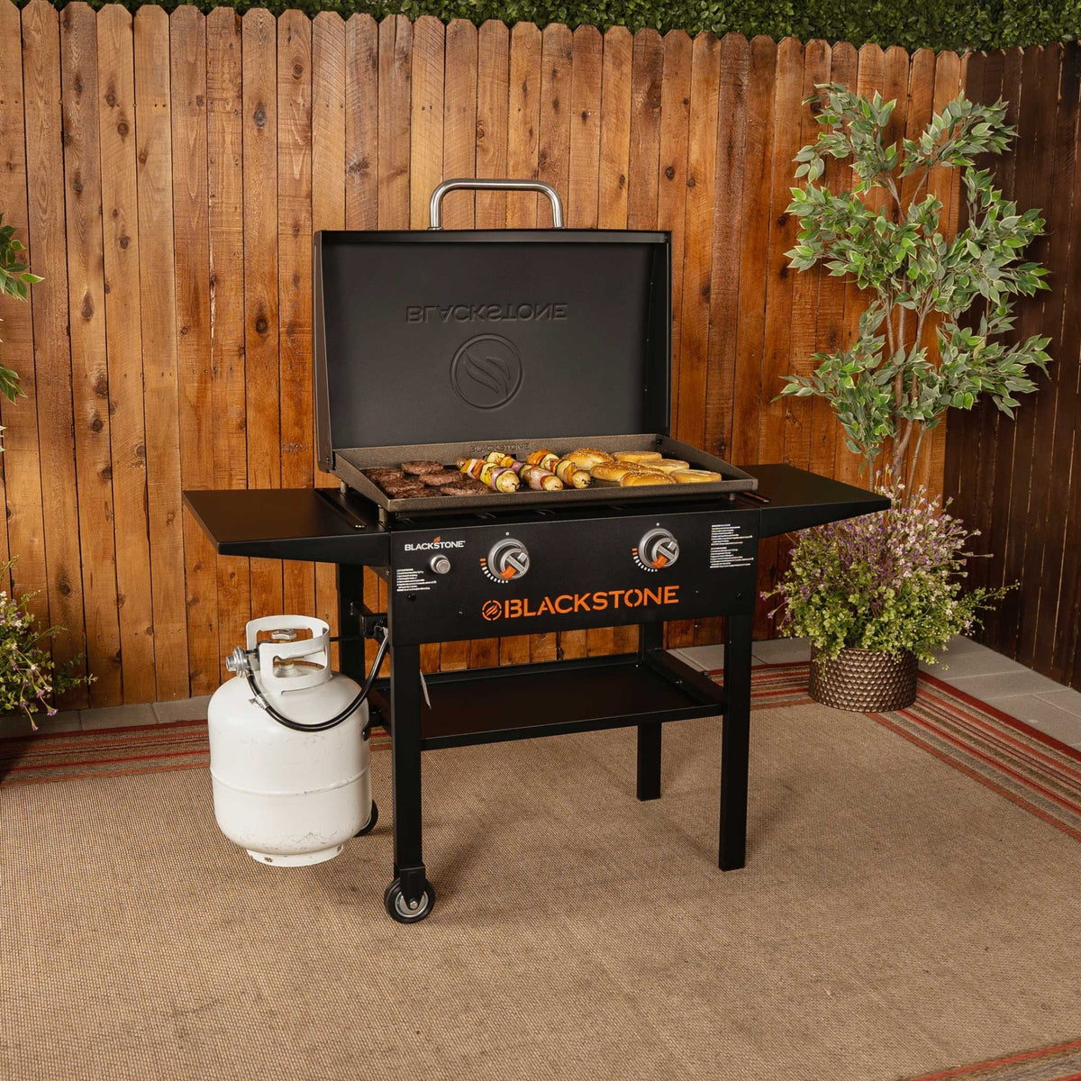 Blackstone 28″ Griddle Grillstation mit Deckel - grillstir.comBlackstone 28″ Griddle Grillstation mit DeckelBlackstonegrillstir.com
