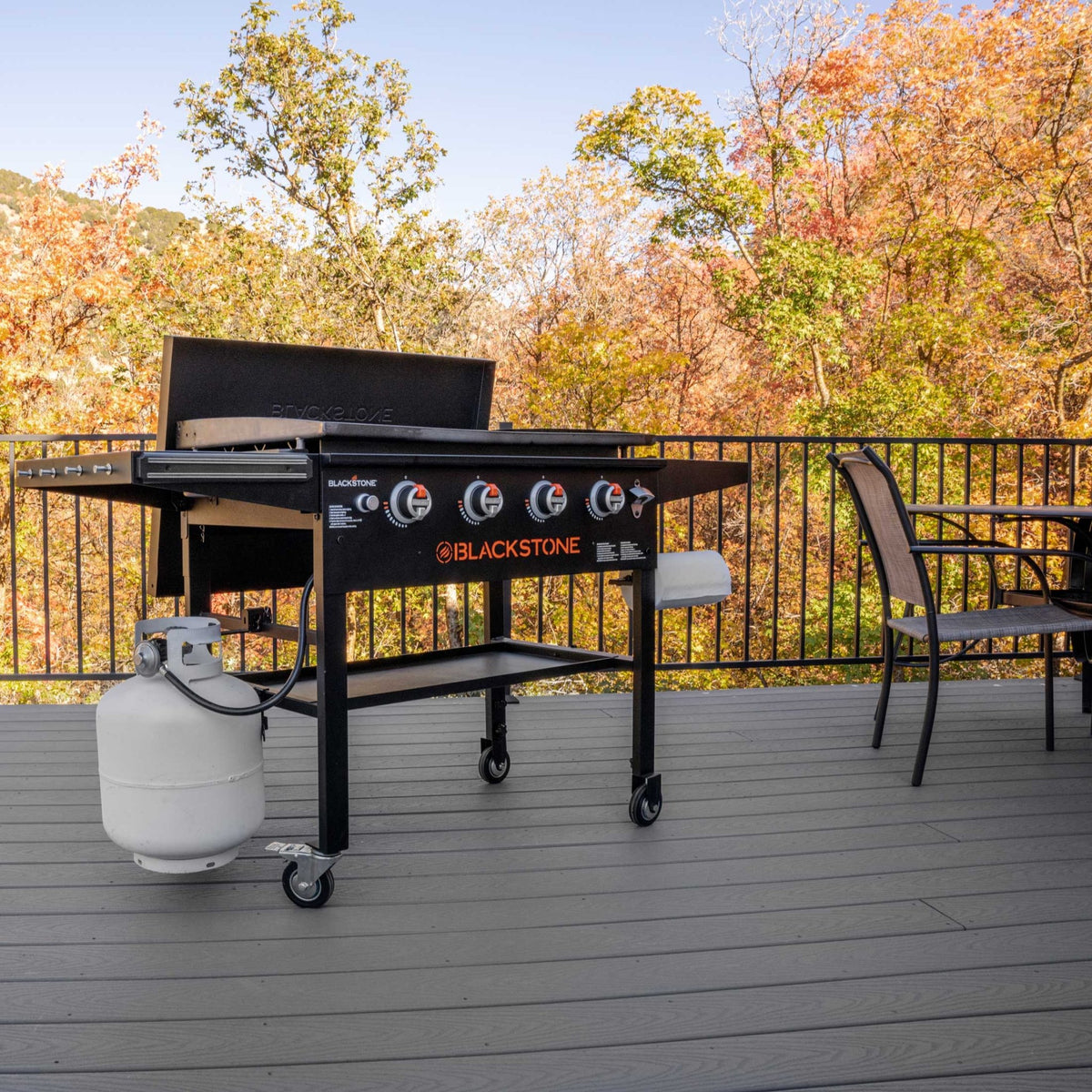 Blackstone 36″ Griddle Grillstation mit 4 Brennern mit Hardcover - grillstir.comBlackstone 36″ Griddle Grillstation mit 4 Brennern mit HardcoverBlackstonegrillstir.com