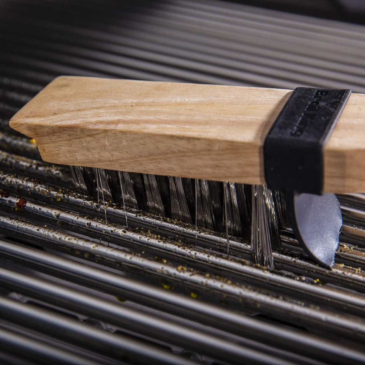 Broil King Grillbürste, Holzgriff, Extra Lange Borsten - grillstir.comBroil King Grillbürste, Holzgriff, Extra Lange BorstenBroil Kinggrillstir.com652290060162652295