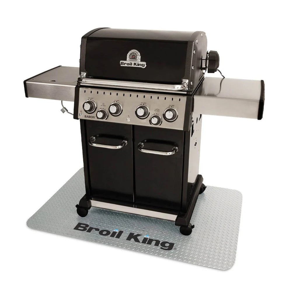 Broil King Grillmatte Bodenschutz Grillunterlage Silber 140 x 90 cm - grillstir.comBroil King Grillmatte Bodenschutz Grillunterlage Silber 140 x 90 cmGrillzubehörBroil Kinggrillstir.com