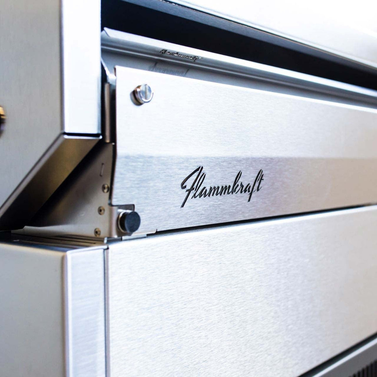 Flammkraft Gasgrill Block D Gen.5 Elfenbeinweiß - grillstir.comFlammkraft Gasgrill Block D Gen.5 ElfenbeinweißFlammkraftgrillstir.comD03E50EU0039067432639