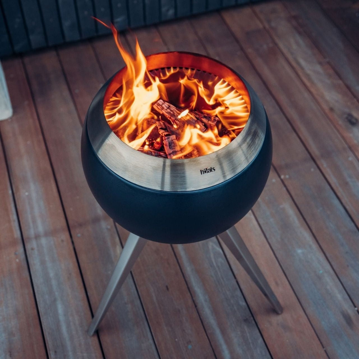 Höfats MOON 45 Feuerschale mit hohem Fuß - grillstir.comHöfats MOON 45 Feuerschale mit hohem FußHöfatsgrillstir.comH007174064251007160