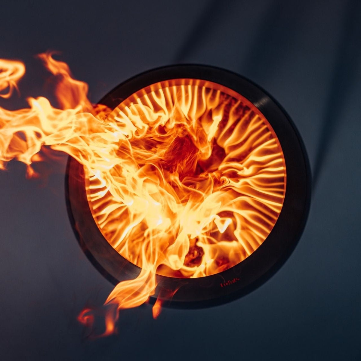 Höfats MOON 45 Feuerschale mit hohem Fuß - grillstir.comHöfats MOON 45 Feuerschale mit hohem FußHöfatsgrillstir.comH007174064251007160