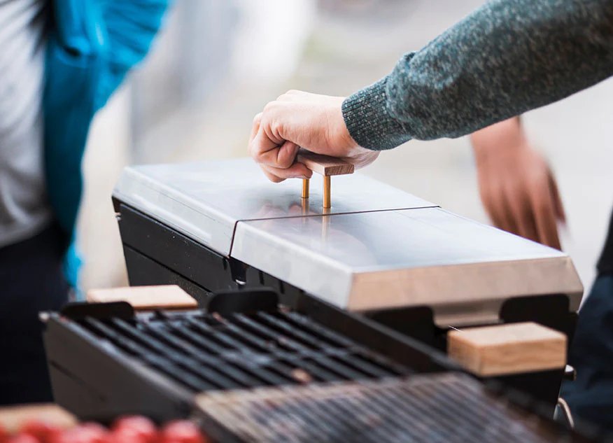 Knister Grilldeckel - grillstir.comKnister GrilldeckelKnistergrillstir.com12964260743520692