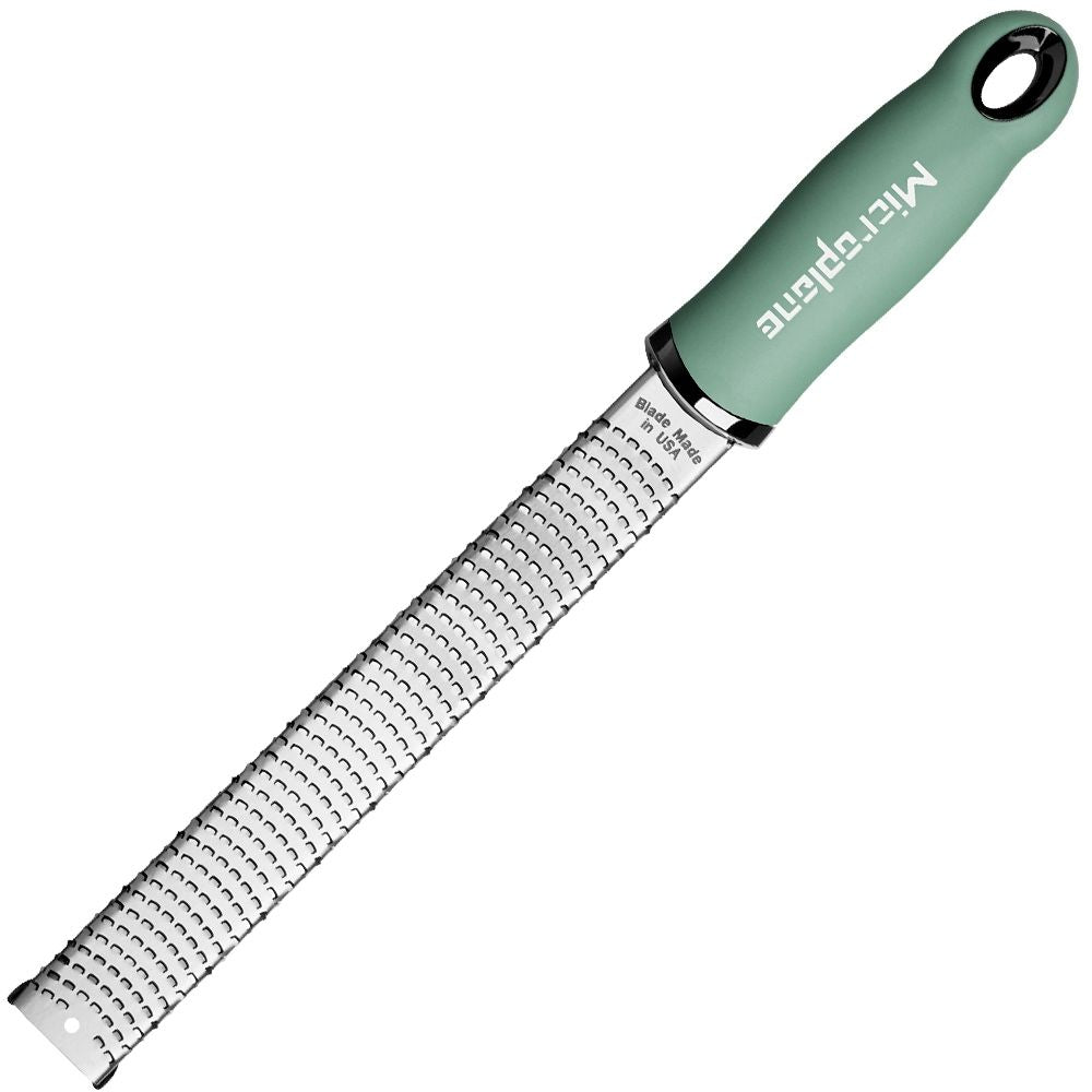 Microplane Premium Zester - Reibe, Eukalyptus Grün - grillstir.comMicroplane Premium Zester - Reibe, Eukalyptus GrünMicroplanegrillstir.com46727