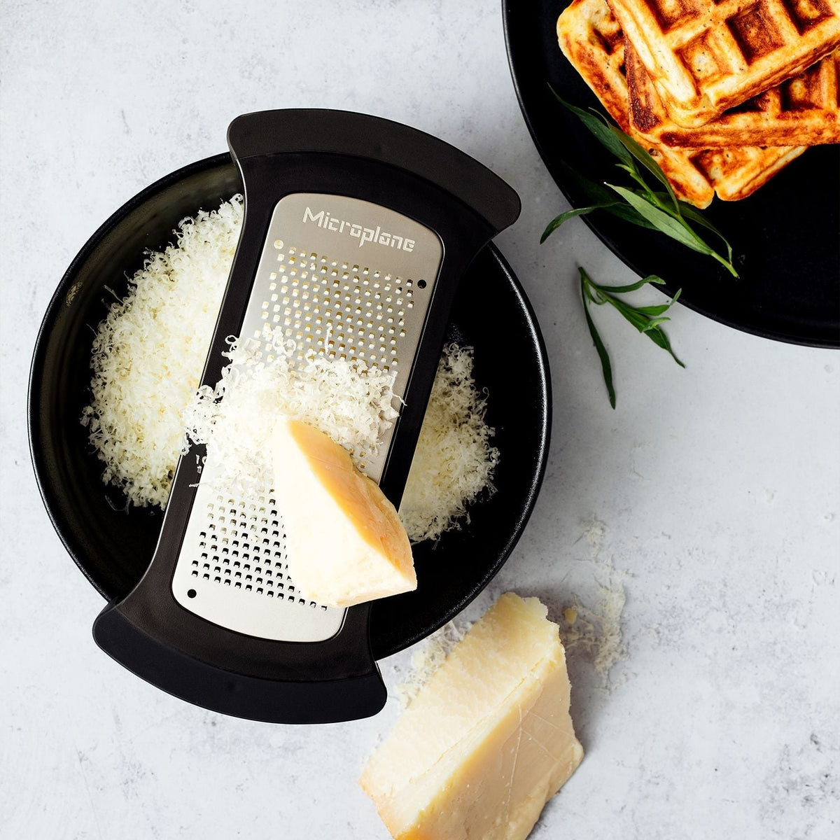 Microplane Schüsselreibe Fein - grillstir.comMicroplane Schüsselreibe FeinMicroplanegrillstir.com41004E