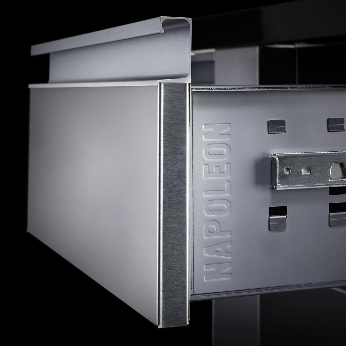 Napoleon 2er Einbau - Schublade, klein (46 x 41 cm) - grillstir.comNapoleon 2er Einbau - Schublade, klein (46 x 41 cm)Napoleongrillstir.comBI - 1816 - 2DR0629162131546