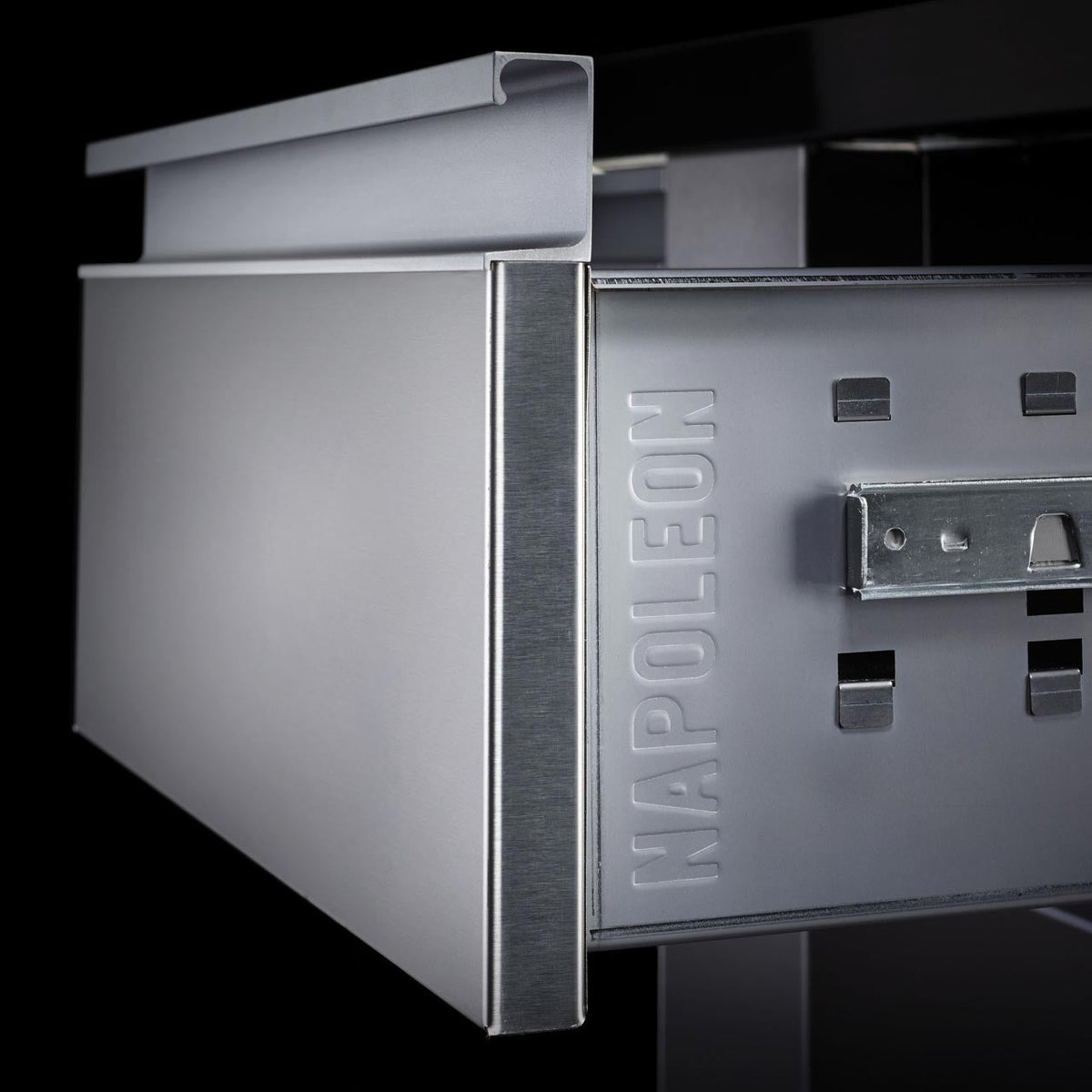 Napoleon Einbau - Türe 2er Schubladen Kombination (91 x 61 cm) - grillstir.comNapoleon Einbau - Türe 2er Schubladen Kombination (91 x 61 cm)Napoleongrillstir.comBI - 3624 - 1D2DR0629162131676