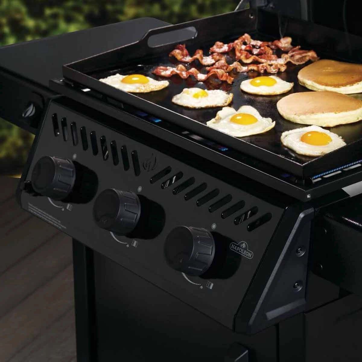 Napoleon Freestyle 24 Inch Plancha Griddle Schwarz - grillstir.comNapoleon Freestyle 24 Inch Plancha Griddle SchwarzPlanchagrillNapoleongrillstir.com