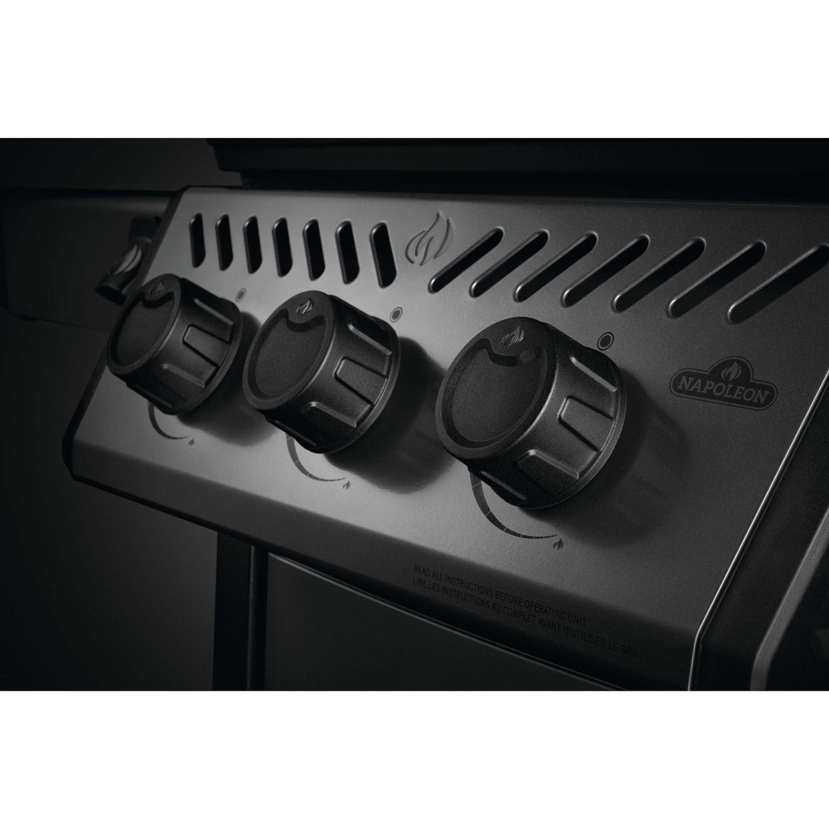 Napoleon Freestyle 365 Gasgrill, Graphit - mit Sizzle Zone - grillstir.comNapoleon Freestyle 365 Gasgrill, Graphit - mit Sizzle ZoneNapoleongrillstir.comF365DSIBPGT - DE0629162147530