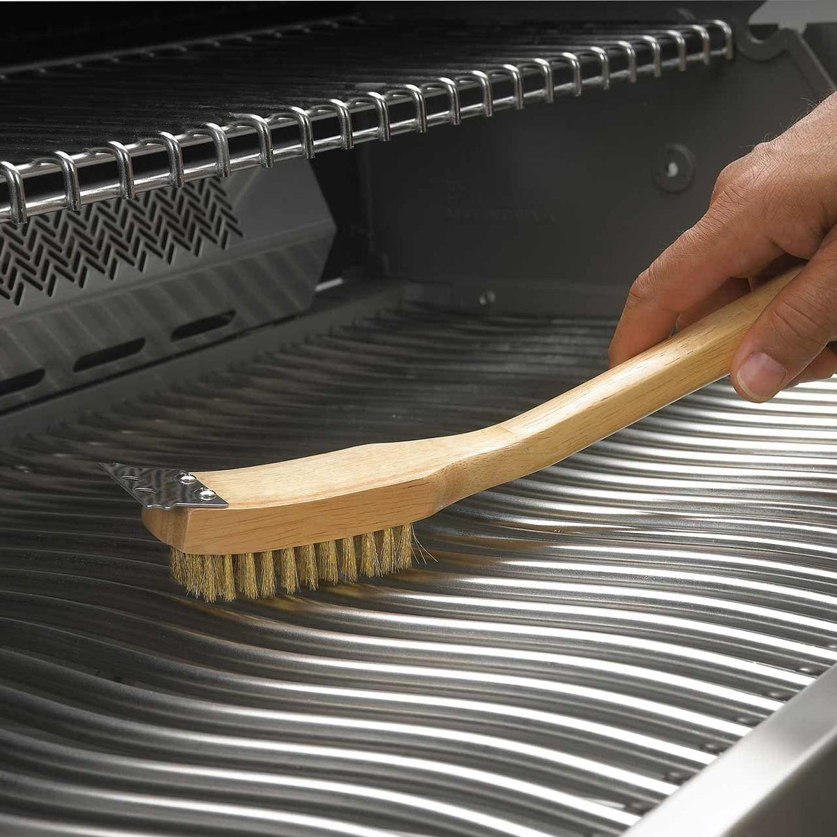 Napoleon Messing Grillbürste mit Holzgriff - grillstir.comNapoleon Messing Grillbürste mit HolzgriffNapoleongrillstir.com620280629162620286