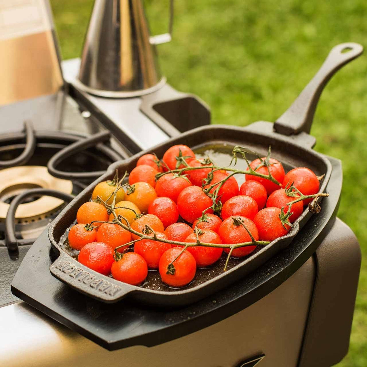 Napoleon PRO Gusseisen Pfanne mit Untersetzer - grillstir.comNapoleon PRO Gusseisen Pfanne mit UntersetzerNapoleongrillstir.com560080629162560087