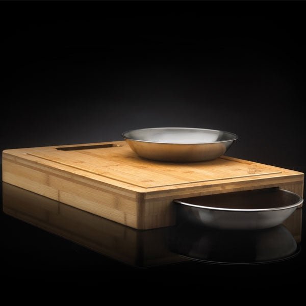 Napoleon PRO Schneidebrett mit 2 Edelstahl Schalen - grillstir.comNapoleon PRO Schneidebrett mit 2 Edelstahl SchalenNapoleongrillstir.com700120629162700124