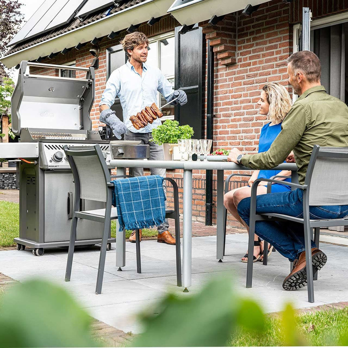 Napoleon Rogue SE 425, Edelstahl - grillstir.comNapoleon Rogue SE 425, EdelstahlNapoleongrillstir.comRSE425RSIBPSS - DE0629162135209