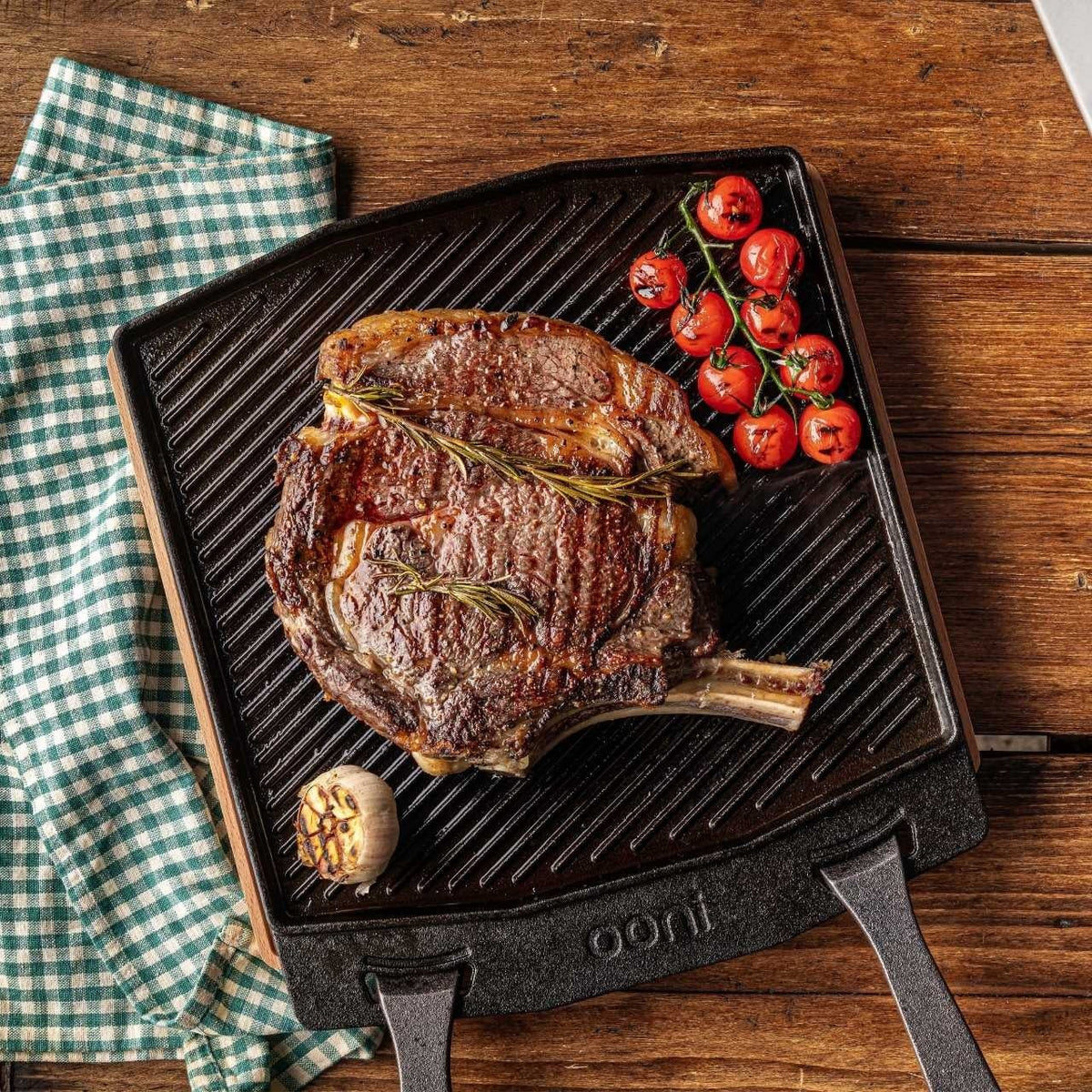 Ooni Gusseisenpfanne - doppelseitige Grizzler - Platte - grillstir.comOoni Gusseisenpfanne - doppelseitige Grizzler - PlatteOonigrillstir.comUU - P0A0005060568342573
