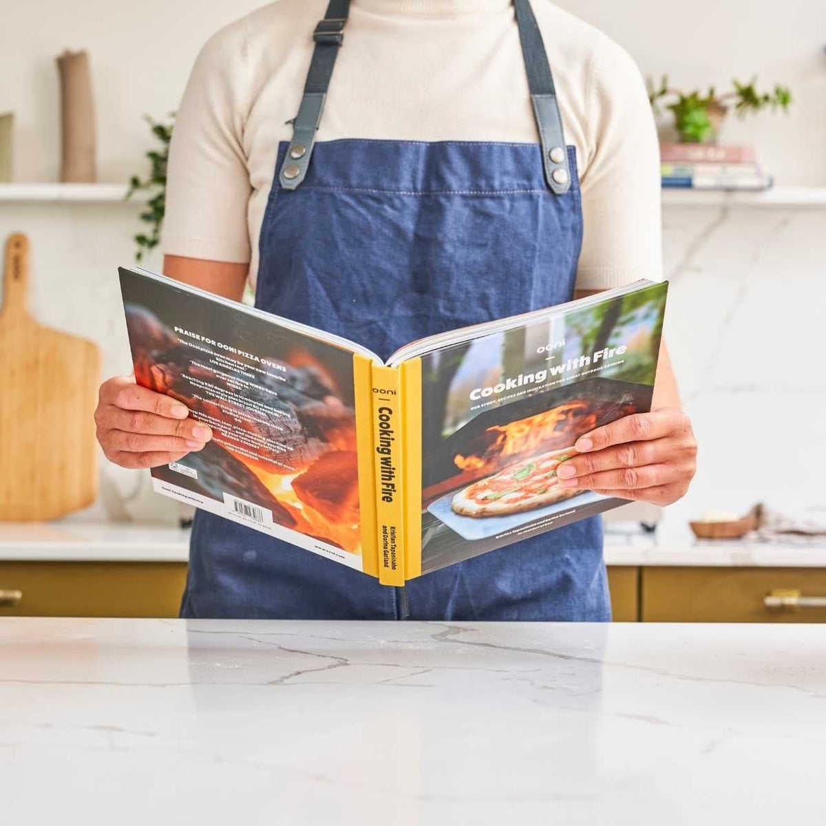 Ooni Pizza - Kochbuch "Cooking with Fire" - grillstir.comOoni Pizza - Kochbuch "Cooking with Fire"Oonigrillstir.comUU - P062009781527232686