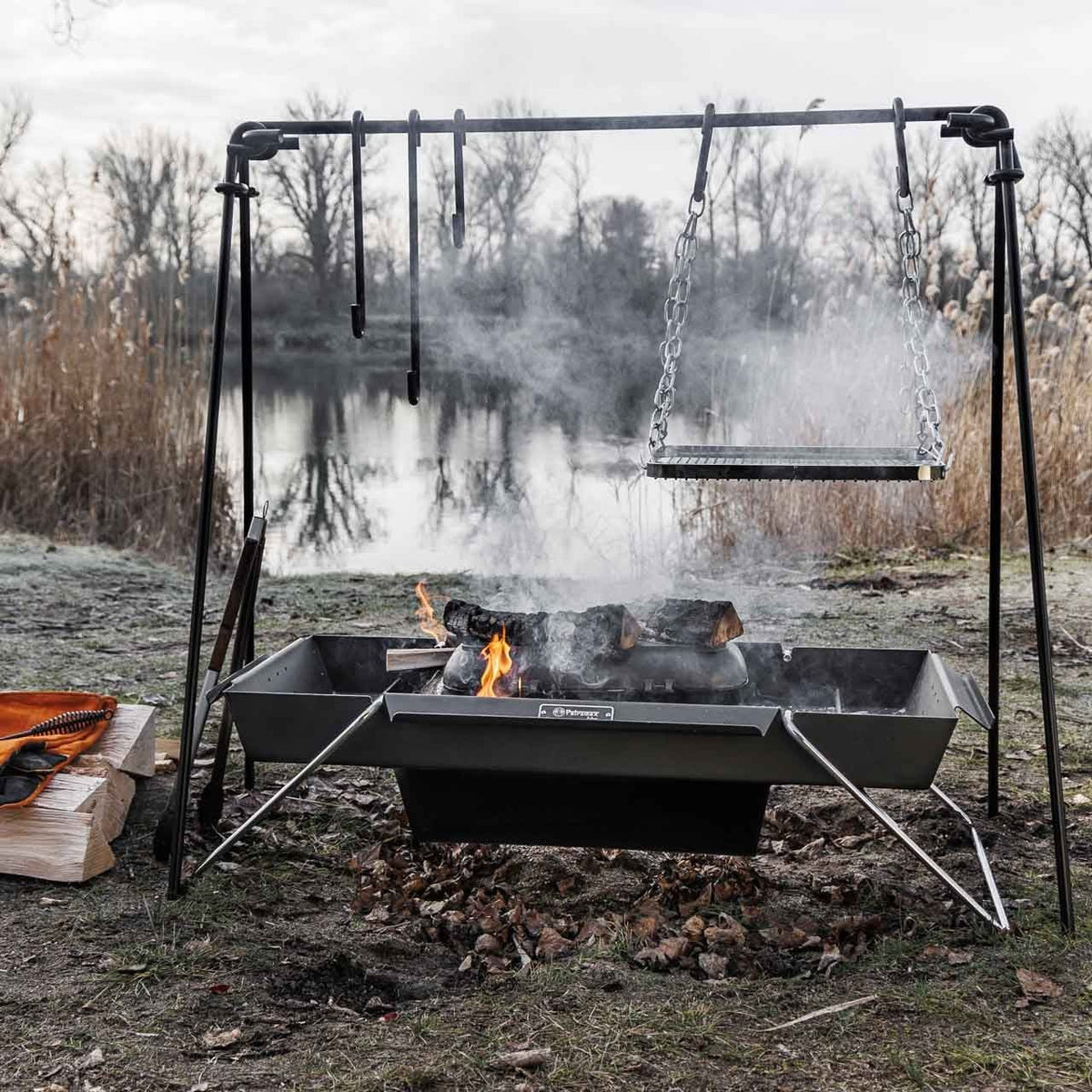 Petromax Brennbock, transportable Lagerfeuer - & Kochstelle - grillstir.comPetromax Brennbock, transportable Lagerfeuer - & KochstellePetromaxgrillstir.combbx4250435730911