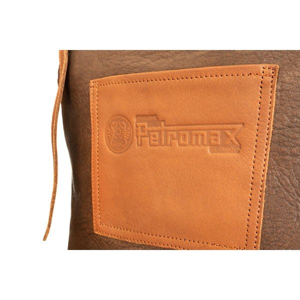 Petromax Büffelleder - Schürze mit Nackenschlaufe - grillstir.comPetromax Büffelleder - Schürze mit NackenschlaufePetromaxgrillstir.comab - b4250435780381