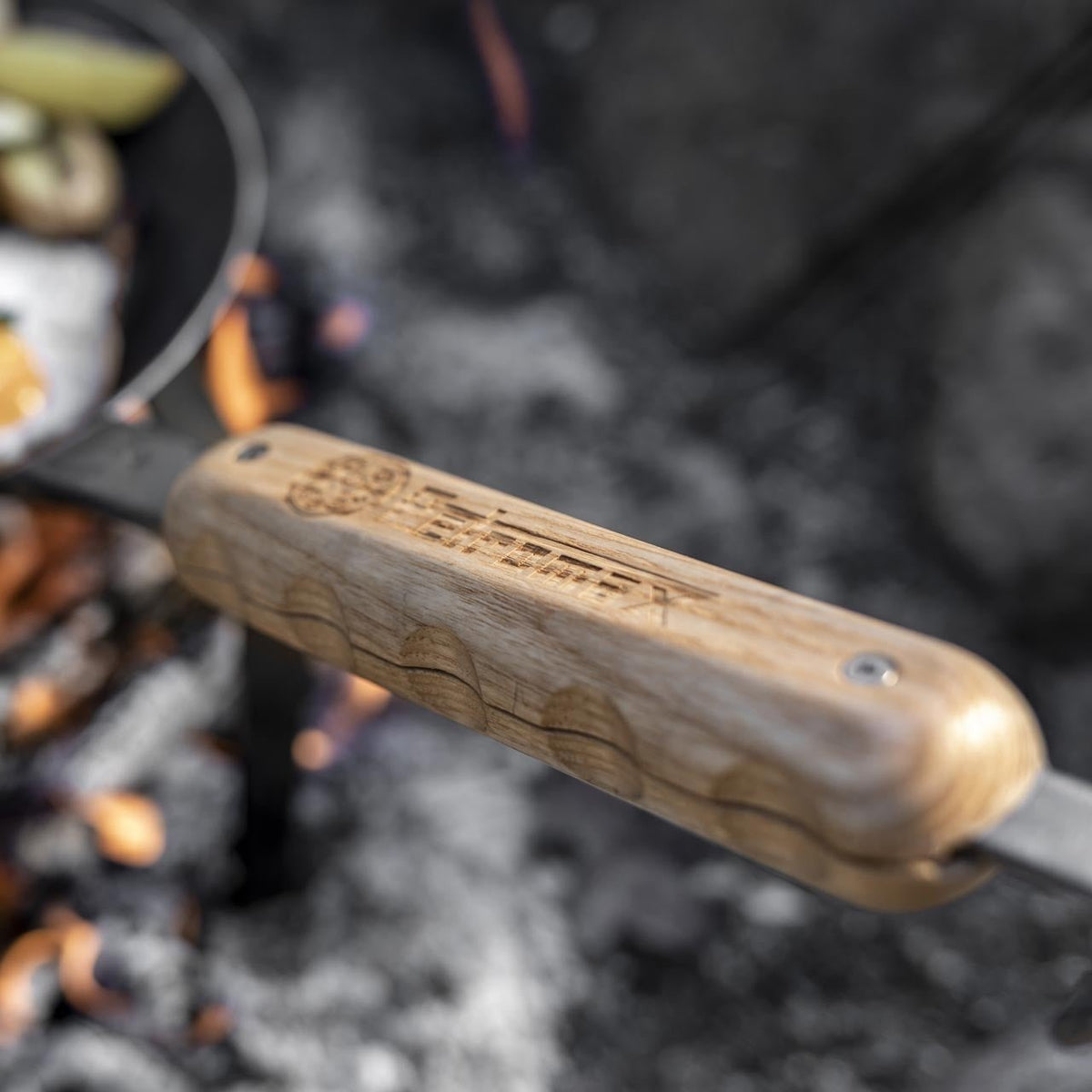Petromax Holzgriff für Schmiedepfannen - grillstir.comPetromax Holzgriff für SchmiedepfannenPetromaxgrillstir.compthandle - sp - w4250435731055