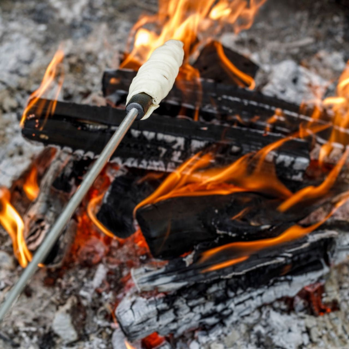 Petromax Stockbrot Spieß - grillstir.comPetromax Stockbrot SpießPetromaxgrillstir.comsts704250435700761