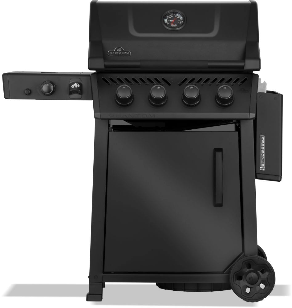 Phantom Freestyle PRO 425, mit Edelstahlrosten, Sizzle Zone und Tür, Mattschwarz | 2026 - grillstir.comPhantom Freestyle PRO 425, mit Edelstahlrosten, Sizzle Zone und Tür, Mattschwarz | 2026GrillNapoleongrillstir.com