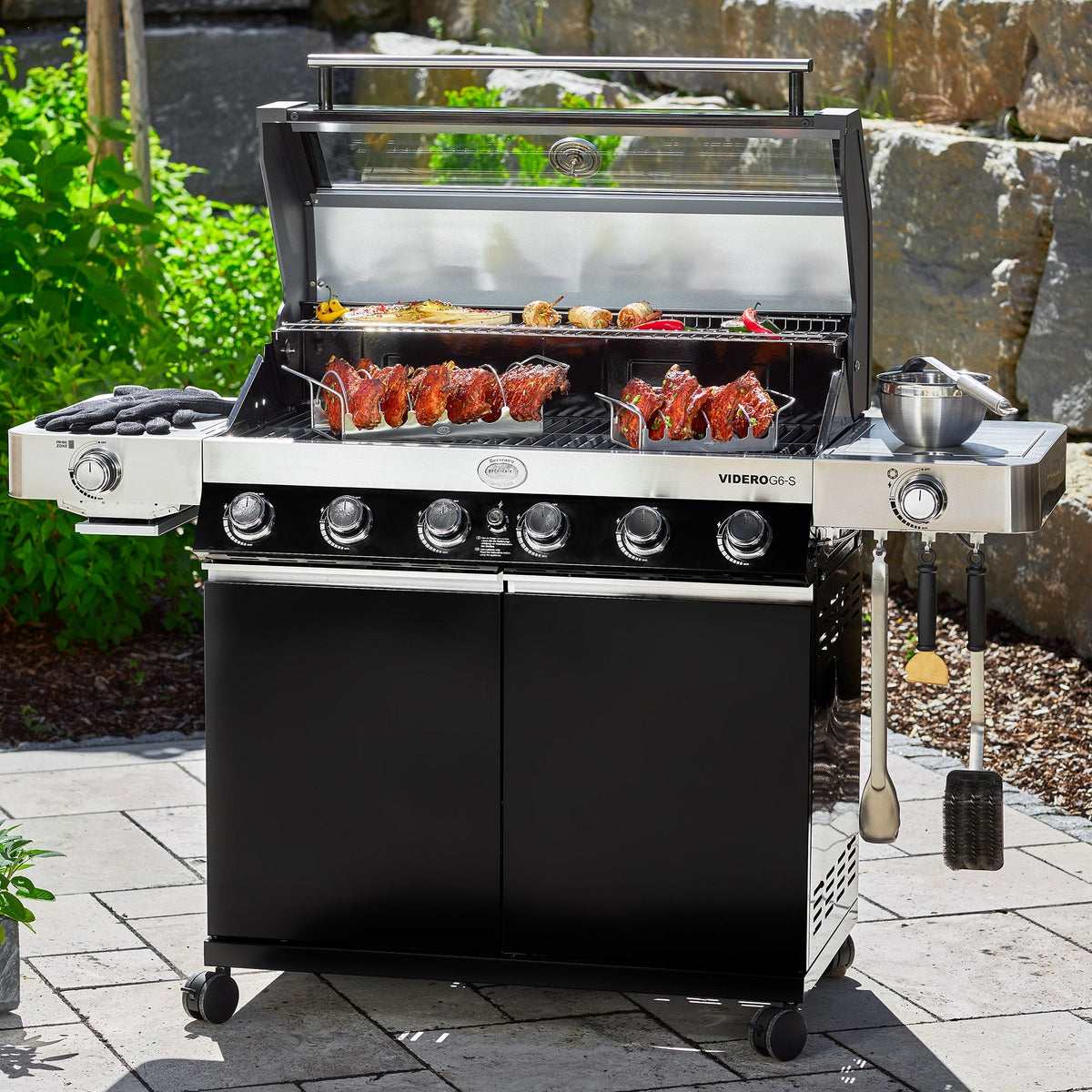 Rösle Gasgrill BBQ - Station VIDERO G6 - S Vario+ schwarz 50 mbar - grillstir.comRösle Gasgrill BBQ - Station VIDERO G6 - S Vario+ schwarz 50 mbarRöslegrillstir.com255274004293255273