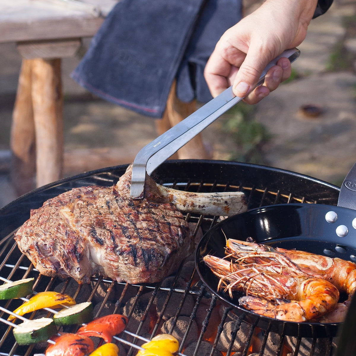 Rösle Grillzange, gebogen - grillstir.comRösle Grillzange, gebogenRöslegrillstir.com250614004293250612