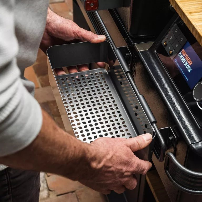 Traeger P.A.L. Pop - And - Lock™ Ablagefach - grillstir.comTraeger P.A.L. Pop - And - Lock™ AblagefachGrillzubehörTraegergrillstir.com