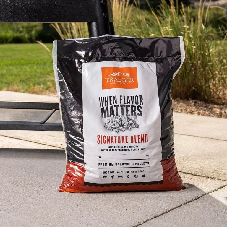 Traeger Pellets, Signature Blend 9kg - grillstir.comTraeger Pellets, Signature Blend 9kgTraegergrillstir.com