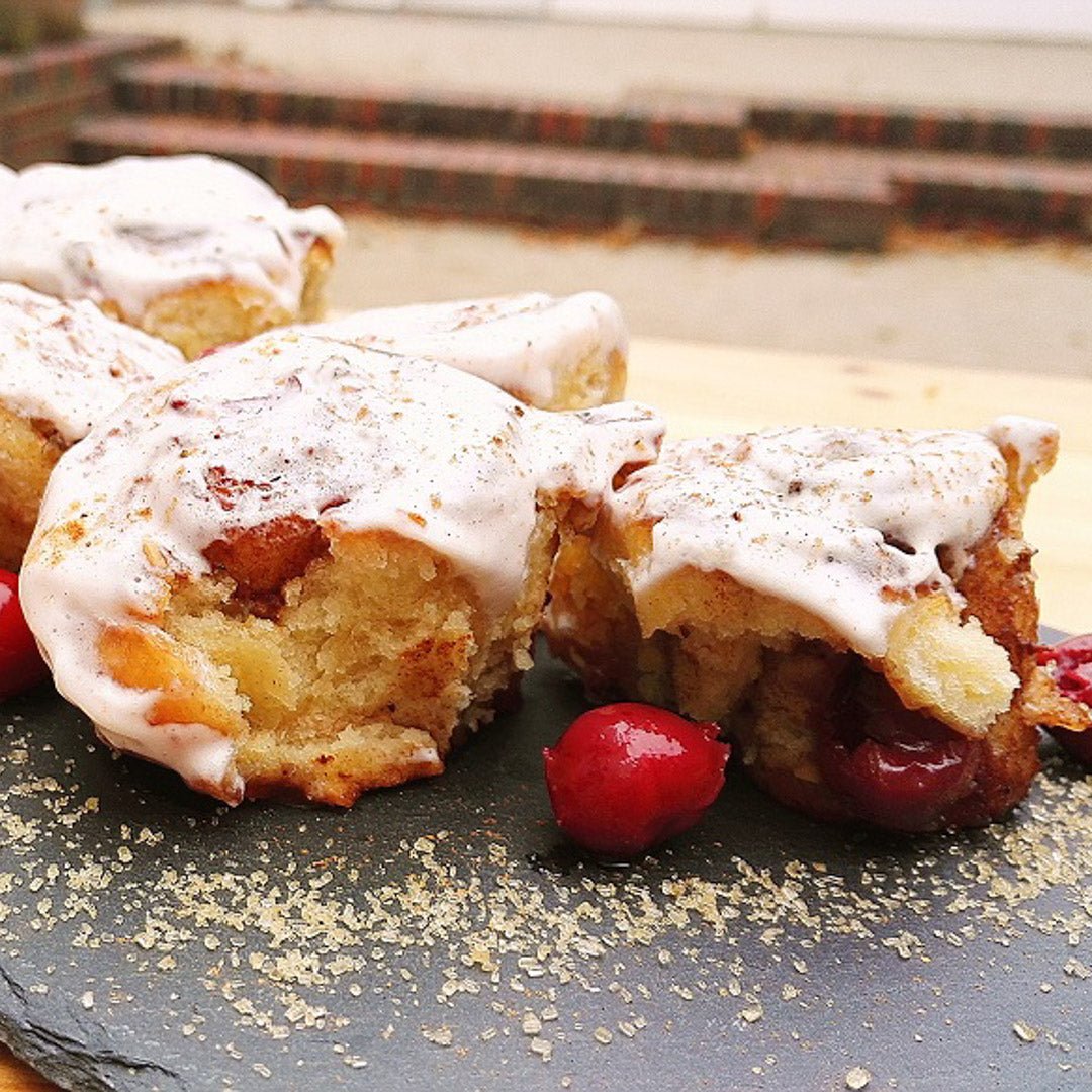 REZEPT: Kirsch-Zimtschnecken aus dem Dutch Oven - grillstir.com