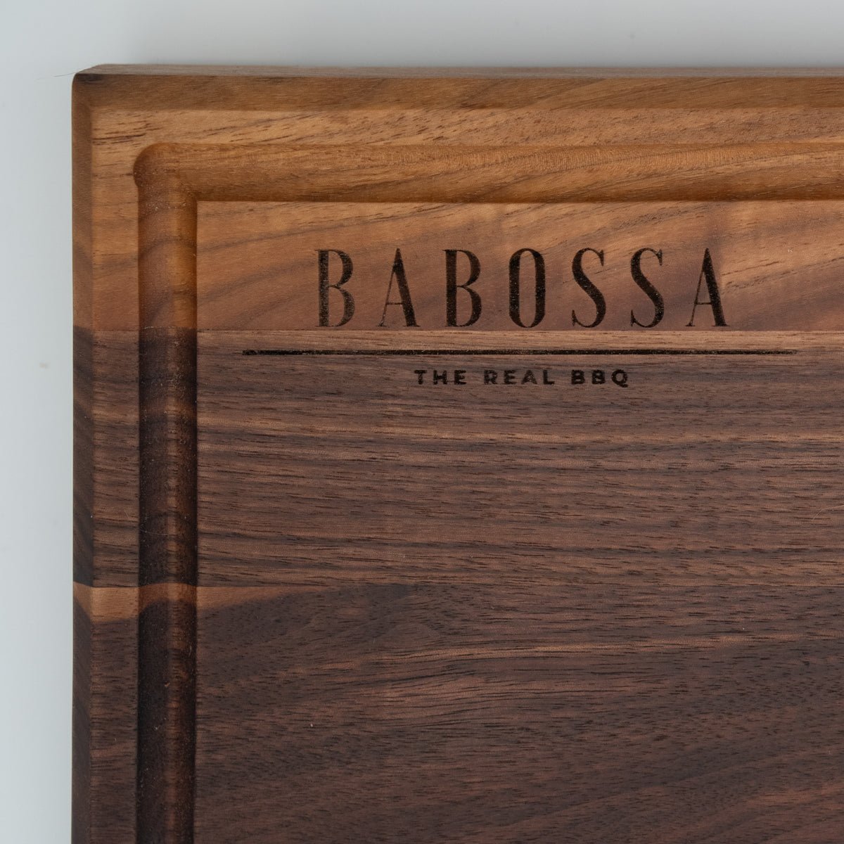 BABOSSA | Nussbaum Schneidebrett L | Naturkante | Saftrille | 44,5x35x4,5 cm - grillstir.comBABOSSA | Nussbaum Schneidebrett L | Naturkante | Saftrille | 44,5x35x4,5 cmHolzbrettBABOSSAgrillstir.com