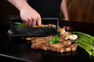 Blackstone Griddle Burgerpresse - grillstir.comBlackstone Griddle BurgerpresseGrillzubehörBlackstonegrillstir.com