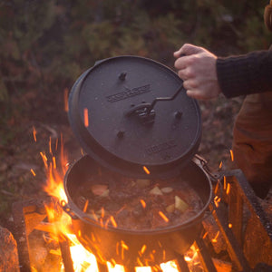 Camp Chef Dutch Oven Deluxe, 14" - grillstir.comCamp Chef Dutch Oven Deluxe, 14"Camp Chefgrillstir.comCC - DO14EU4250251970140