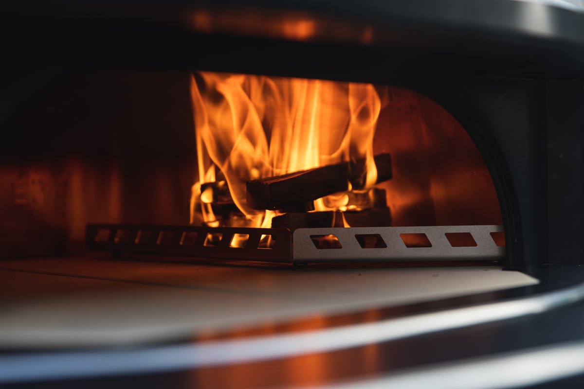 Gozney Dome Holz Schale - grillstir.comGozney Dome Holz SchalePizzaofenGozneygrillstir.com