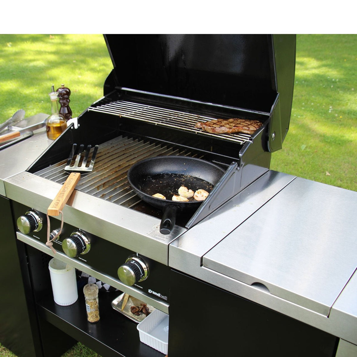 Grandhall Premium G3 Island, Schwarz, 3 Brenner mit Seitenbrenner - grillstir.comGrandhall Premium G3 Island, Schwarz, 3 Brenner mit SeitenbrennerGrandhallgrillstir.comK03000217B8719324696326