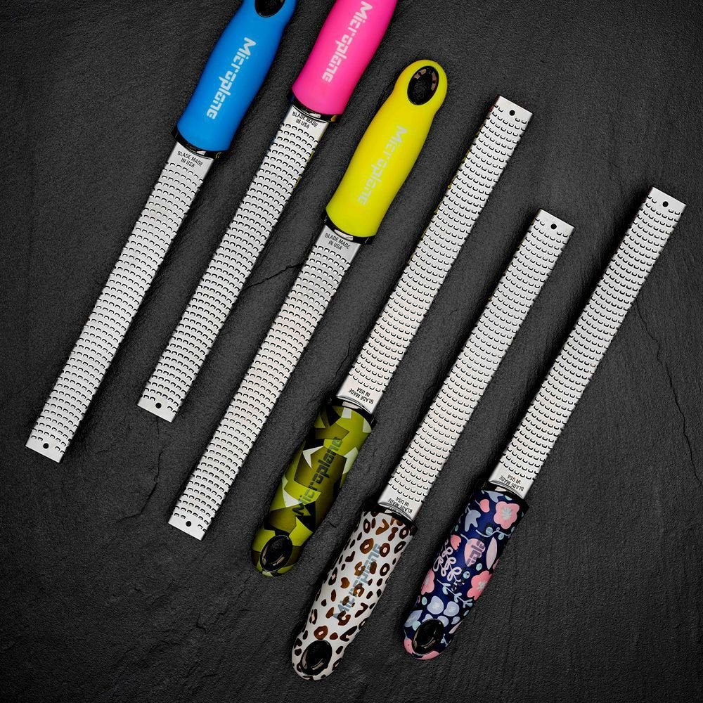 Microplane Premium Zester - Reibe, Limited Edition Neon Blue - grillstir.comMicroplane Premium Zester - Reibe, Limited Edition Neon BlueMicroplanegrillstir.com52220