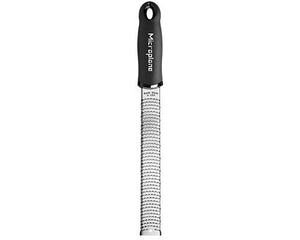Microplane Premium Zester Reibe, Schwarz - grillstir.comMicroplane Premium Zester Reibe, SchwarzMicroplanegrillstir.com460200098399460208