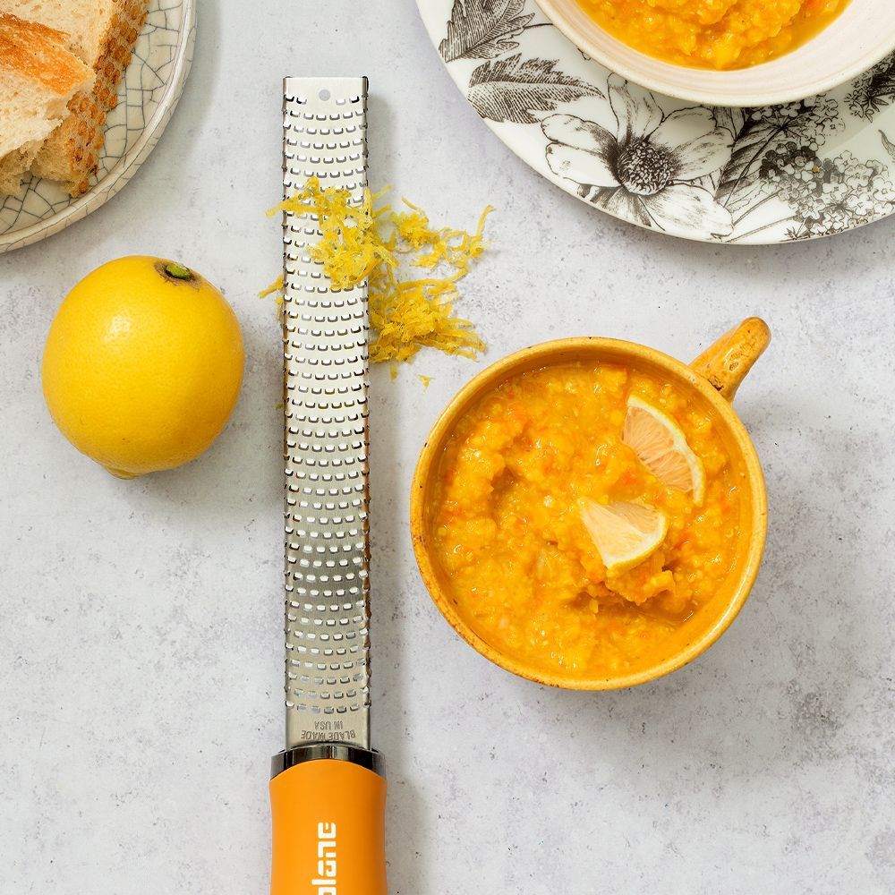 Microplane Premium Zester - Reibe, Senfgelb - grillstir.comMicroplane Premium Zester - Reibe, SenfgelbMicroplanegrillstir.com46623