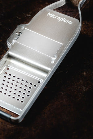 Microplane Trüffel - Profi 2in1 - Hobel & Reibe - grillstir.comMicroplane Trüffel - Profi 2in1 - Hobel & ReibeMicroplanegrillstir.com43313