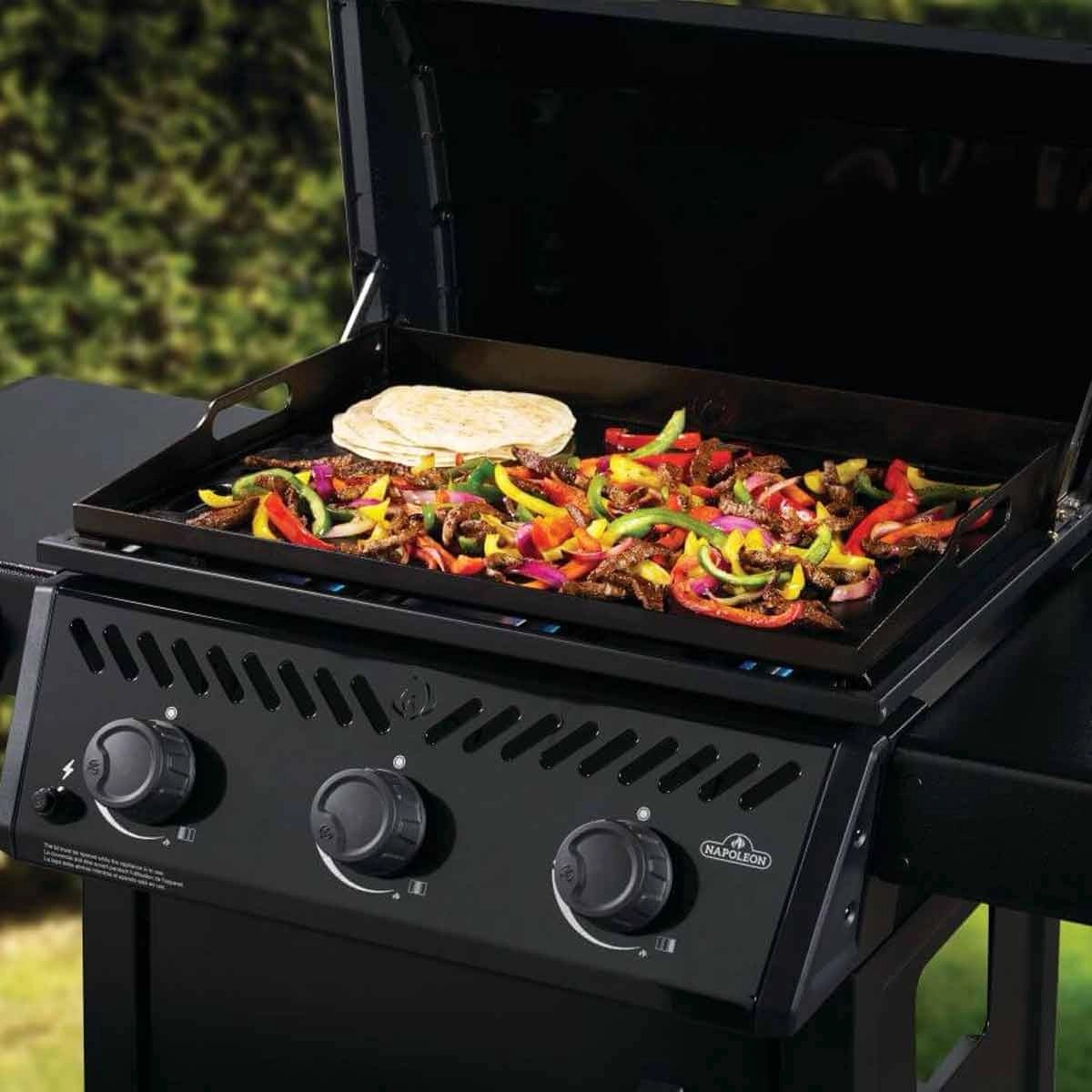 Napoleon Freestyle 24 Inch Plancha Griddle Schwarz - grillstir.comNapoleon Freestyle 24 Inch Plancha Griddle SchwarzPlanchagrillNapoleongrillstir.com