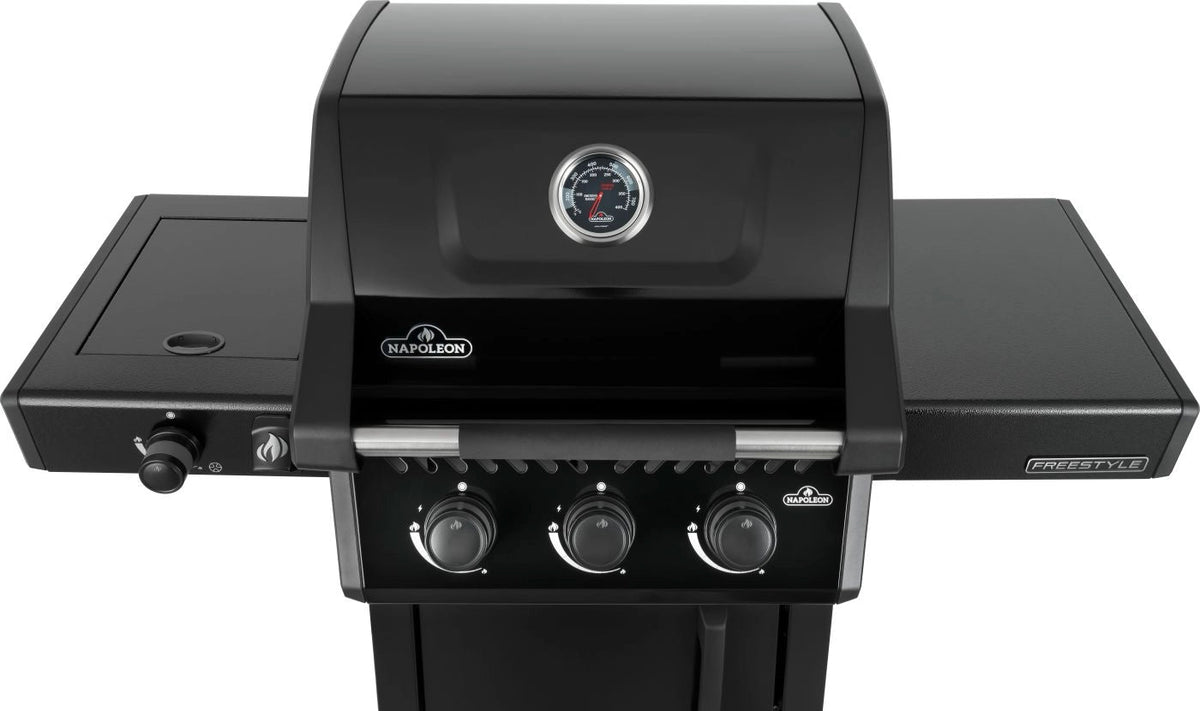 Napoleon Freestyle 365, 3 Hauptbrenner Seitenbrenner und Tür, schwarz | 2026 - grillstir.comNapoleon Freestyle 365, 3 Hauptbrenner Seitenbrenner und Tür, schwarz | 2026GrillNapoleongrillstir.com