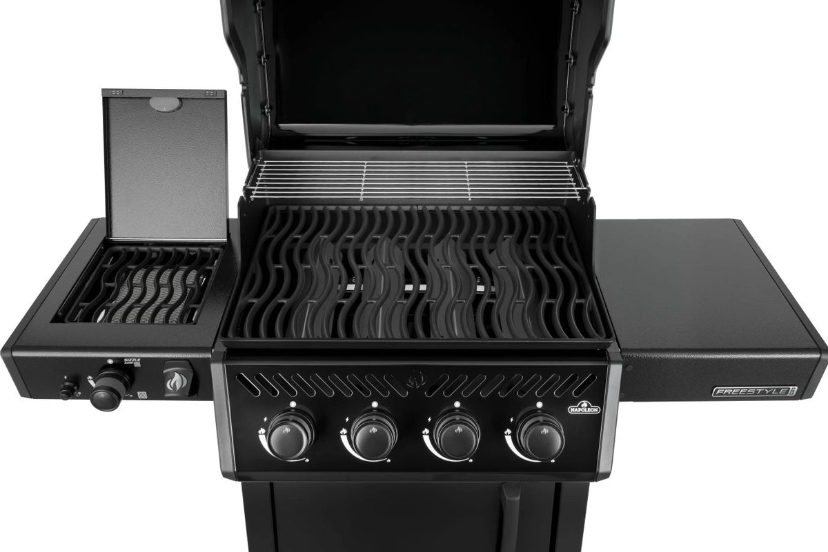 Napoleon Freestyle PRO 425, 4 Hauptbrenner, SIZZLE ZONE und Tür, schwarz | 2026 - grillstir.comNapoleon Freestyle PRO 425, 4 Hauptbrenner, SIZZLE ZONE und Tür, schwarz | 2026Napoleongrillstir.com