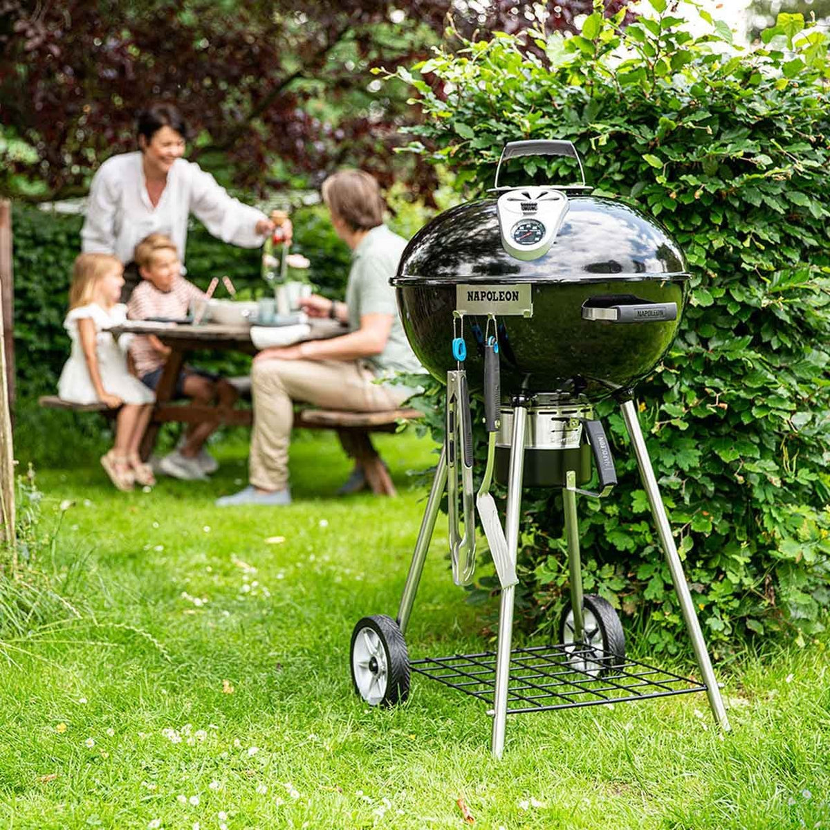 Napoleon Holzkohle Kugelgrill, ø 57cm - grillstir.comNapoleon Holzkohle Kugelgrill, ø 57cmNapoleongrillstir.comNK22K - LEG - 20629162127679