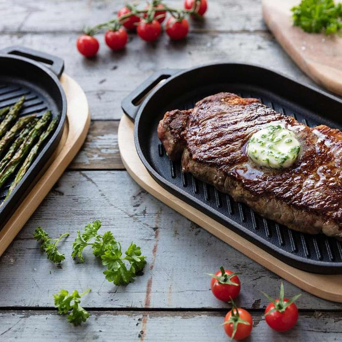 Ooni Gusseisenpfanne - Grizzler - grillstir.comOoni Gusseisenpfanne - GrizzlerOonigrillstir.comUU - P08D005060568342030