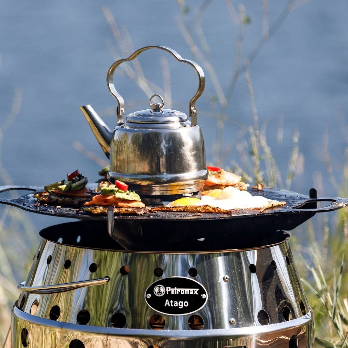 Petromax Kochaufsatz für Atago Grillplatte - grillstir.comPetromax Kochaufsatz für Atago GrillplattePetromaxgrillstir.comptatago - plate - c4250435700303