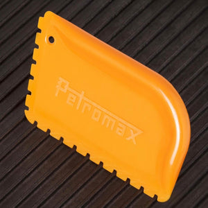 Petromax Schaber mit Rillen für Gusseisen - grillstir.comPetromax Schaber mit Rillen für GusseisenPetromaxgrillstir.compos - z4250435790212