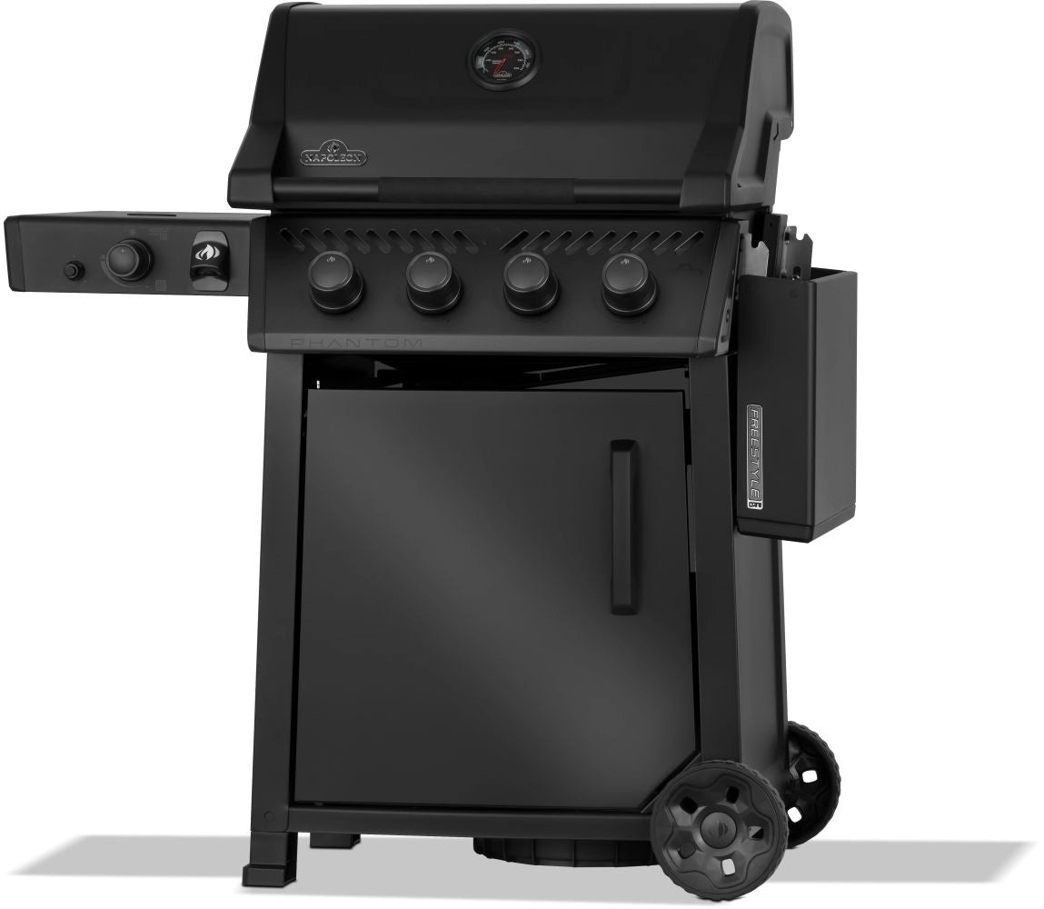 Phantom Freestyle PRO 425, mit Edelstahlrosten, Sizzle Zone und Tür, Mattschwarz | 2026 - grillstir.comPhantom Freestyle PRO 425, mit Edelstahlrosten, Sizzle Zone und Tür, Mattschwarz | 2026GrillNapoleongrillstir.com