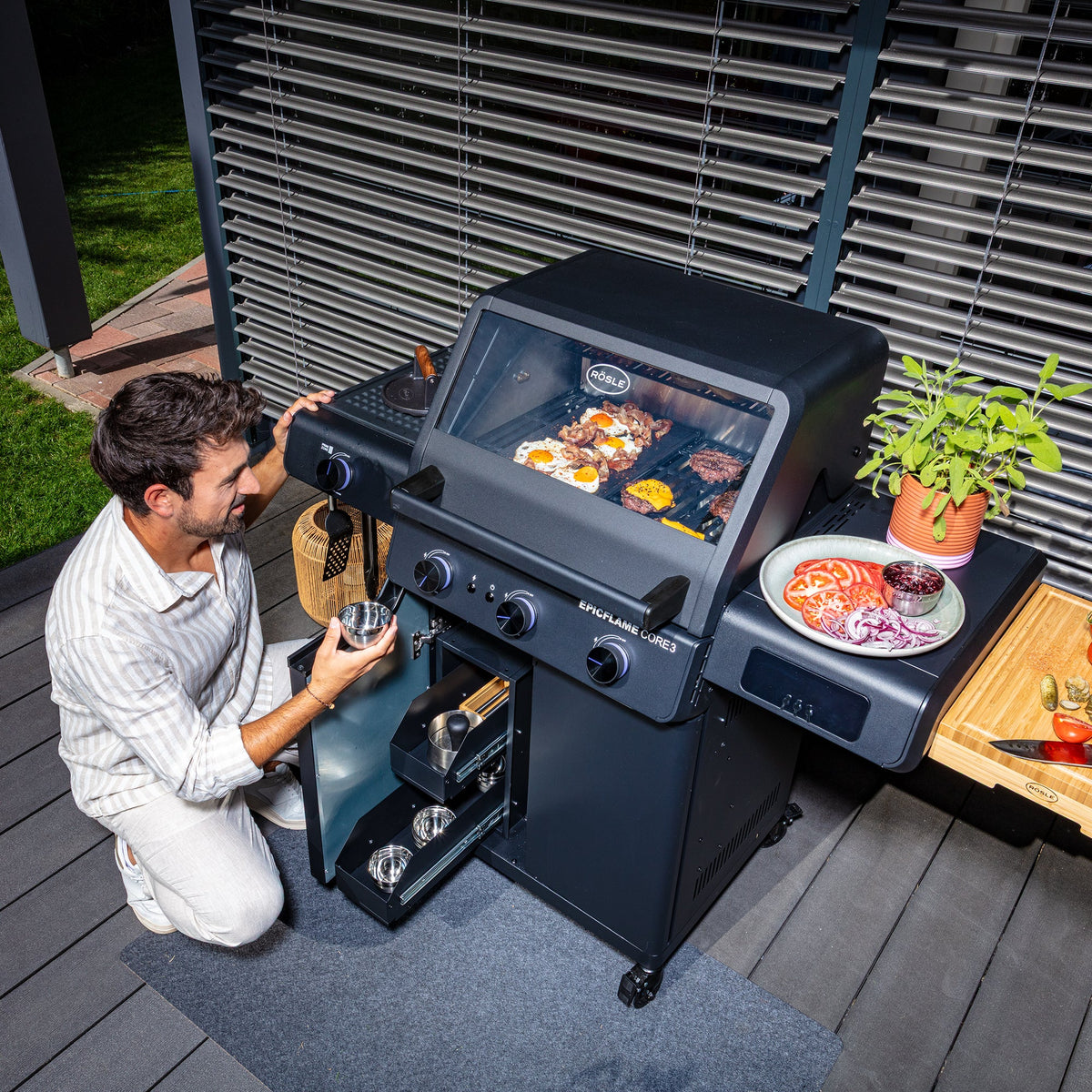 Rösle Epicflame Core 3 | Neustes Modell - grillstir.comRösle Epicflame Core 3 | Neustes ModellRöslegrillstir.com