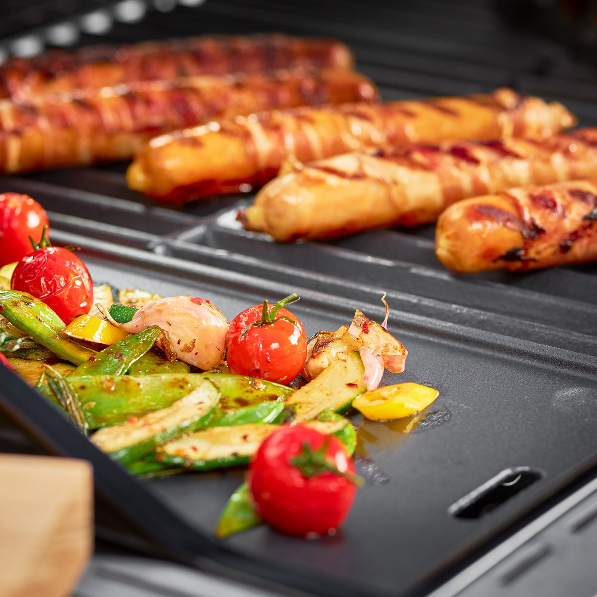 Rösle Grillplatte, Videro, 24x45cm (passend ab Modelljahr 2021) - grillstir.comRösle Grillplatte, Videro, 24x45cm (passend ab Modelljahr 2021)Röslegrillstir.com254404004293254405