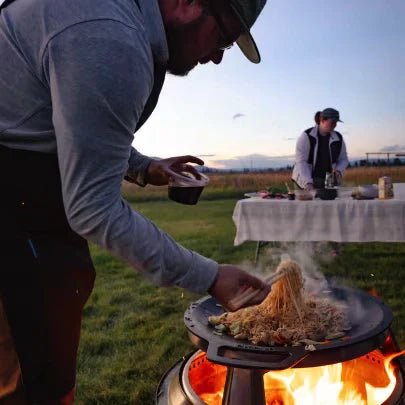 Solo Stove BONFIRE & YUKON Gusseisen - Wok - Large - grillstir.comSolo Stove BONFIRE & YUKON Gusseisen - Wok - LargeSolo Stovegrillstir.com